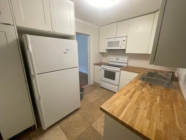 Building Photo - 3712 Ruskin Pl