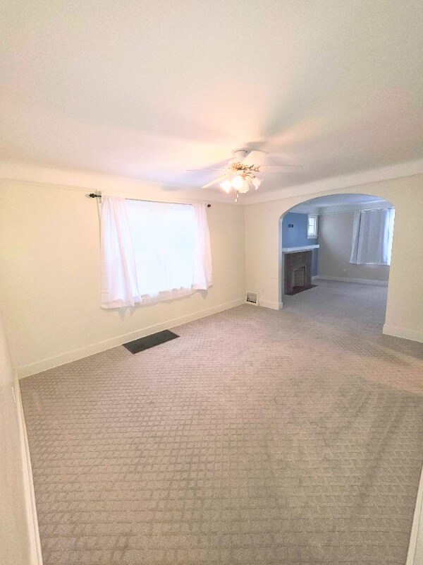 Foto del edificio - 2337 Burnside Ave