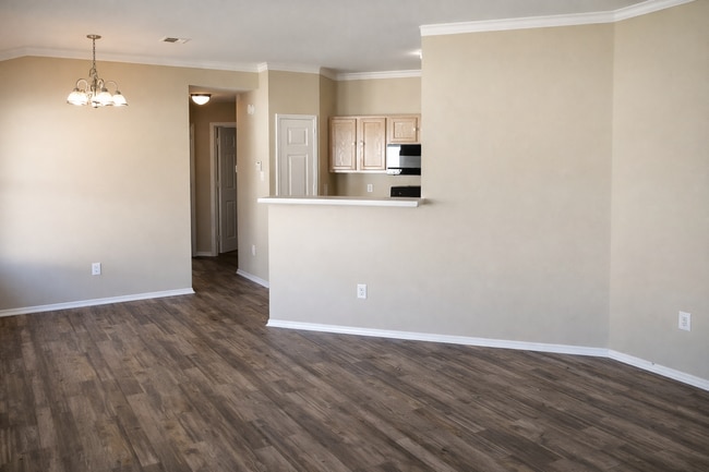 Foto del edificio - AVAILABLE SOON!