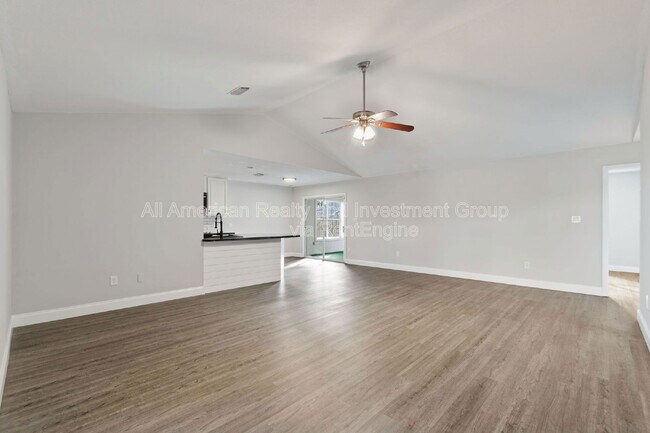 Foto del edificio - 444 Bridgewater Ct