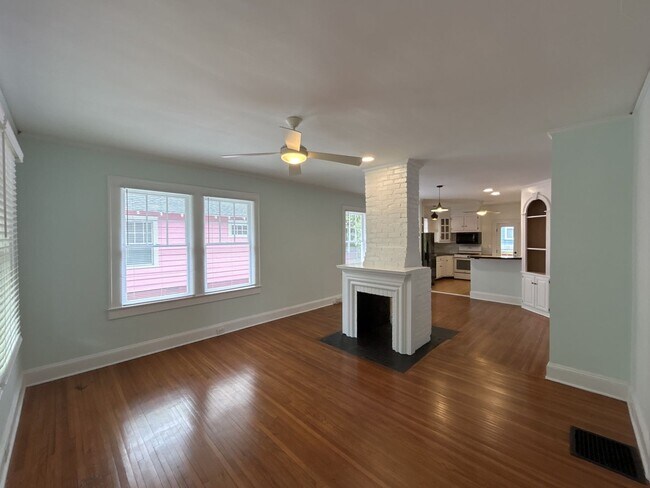 Building Photo - 213-215 S Summit Ave