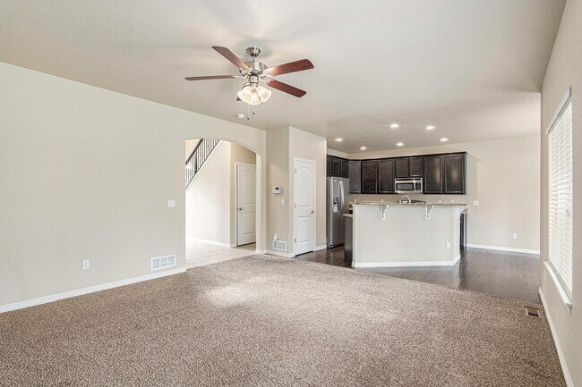 Foto del edificio - Nice Big Home, close to Ft Carson, Updated...