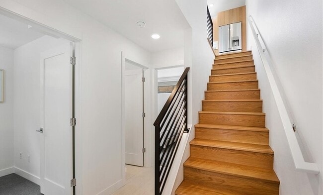 Foto del edificio - 5816 Roosevelt Way NE