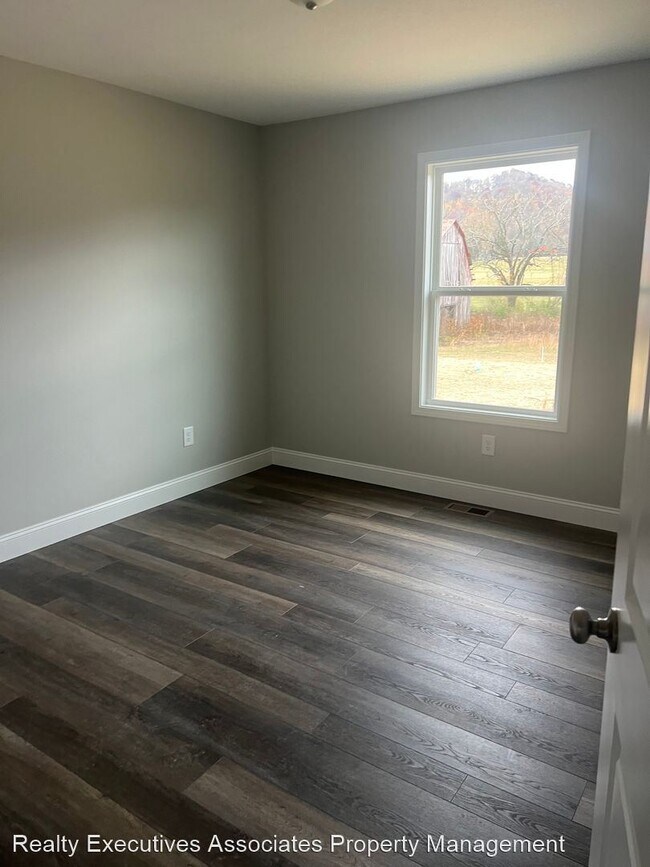 Building Photo - 3 br, 2 bath House - 304 Luttrell Road