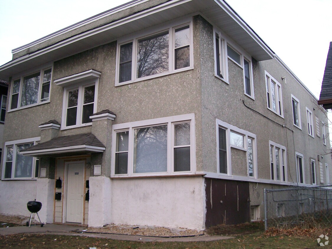 Building Photo - 1016 Newton Ave N