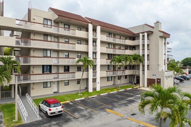Foto del edificio - Las Brisas Village Condo
