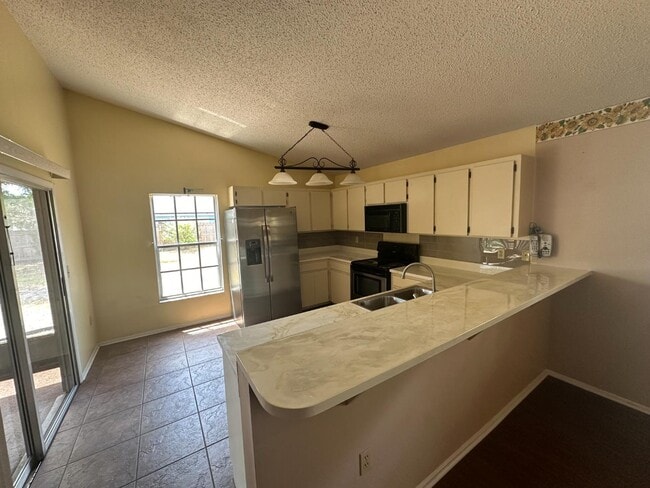 Building Photo - 5818 Bambi Dr