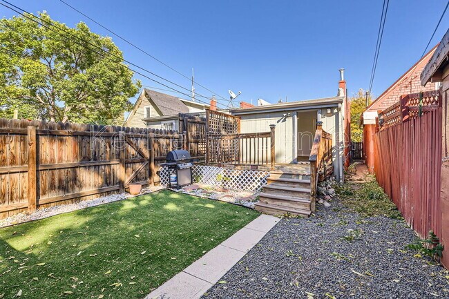 Foto del edificio - 4351 Umatilla St