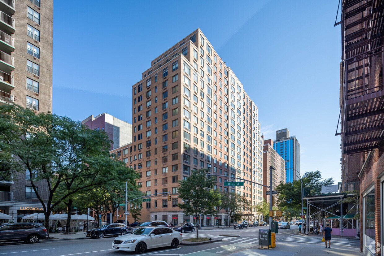 Primary Photo - Haywood Broun Towers
