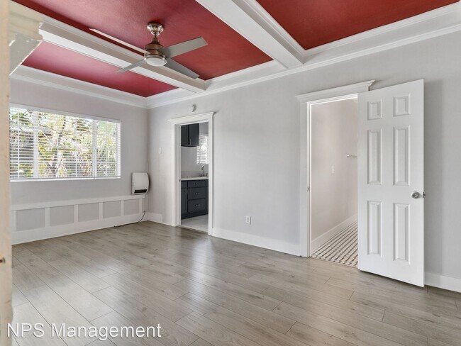 Building Photo - 1 br, 1 bath Apartment - 338 E. 7th St 342...