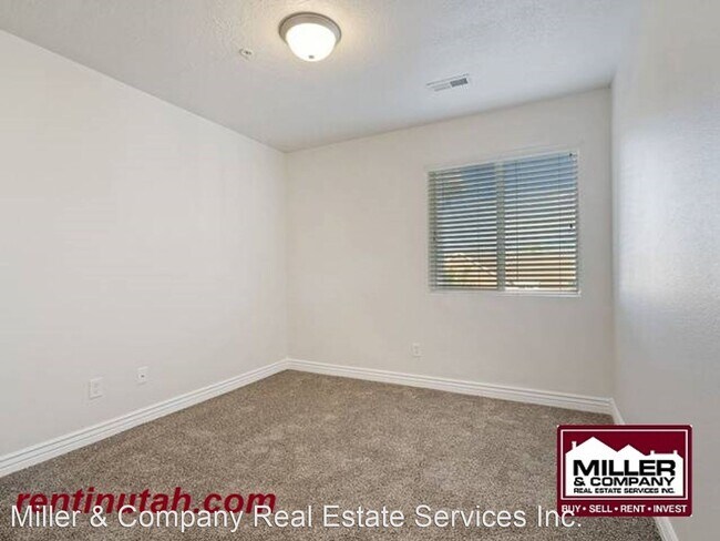 Building Photo - 3 br, 2 bath House - 3822 Clare Dr. #C-11 ...