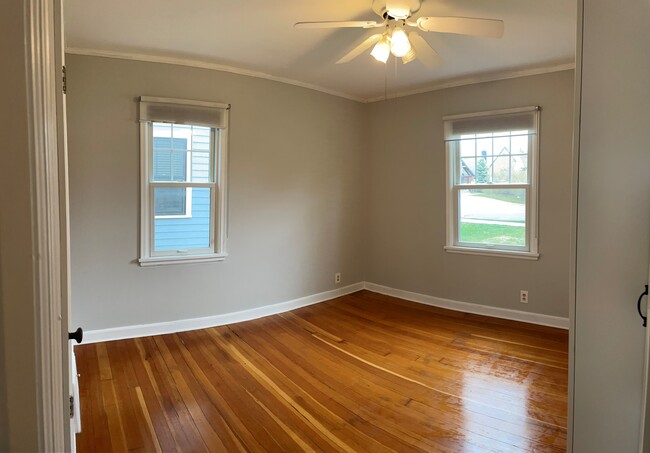 Main floor bedroom 1 - 4048 Toledo Ave S