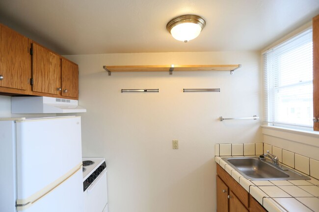 Building Photo - OPEN HOUSE:Thursday(12/28)6:45pm-7pm Charm...