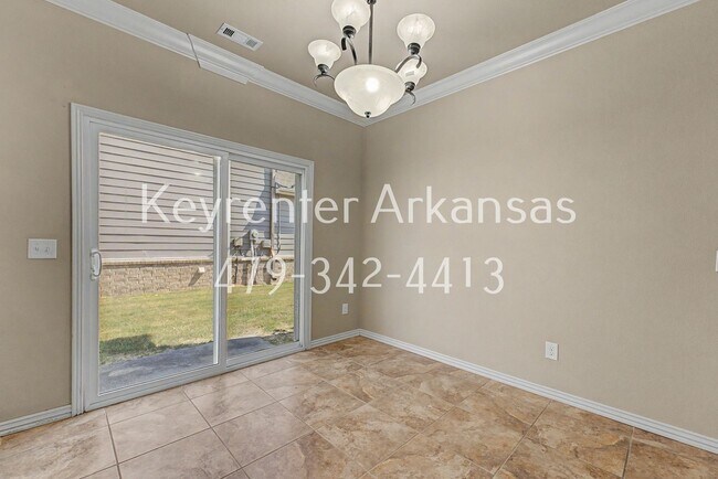 Foto del edificio - 592 N Longfellow Ln