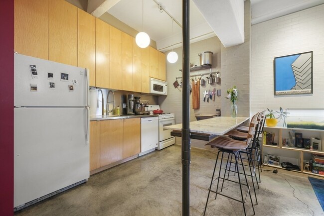 Building Photo - 42 Chauncy St