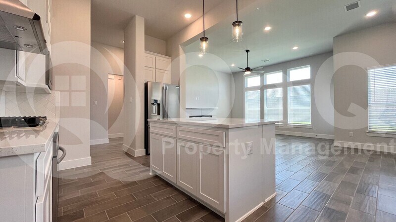 Foto del edificio - 6300 Mulberry Creek Ln