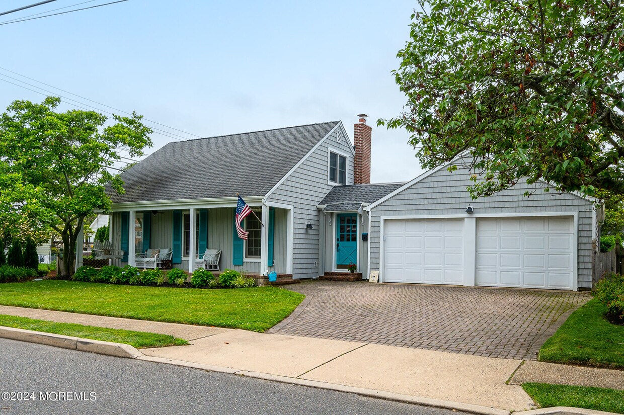 Primary Photo - 303 Bell Pl