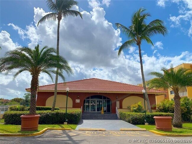 Foto del edificio - 7000 NW 186th St