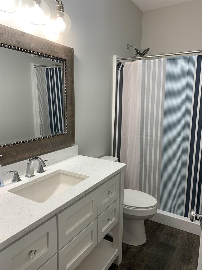 Foto del edificio - 2742 E Creeks Edge Dr