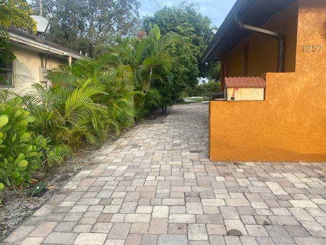 Primary Photo - 1257 SE Airoso Blvd