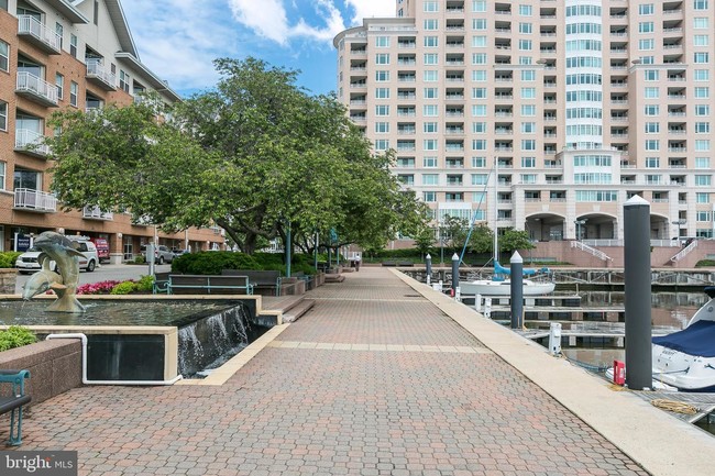 Building Photo - 100 Harborview Dr