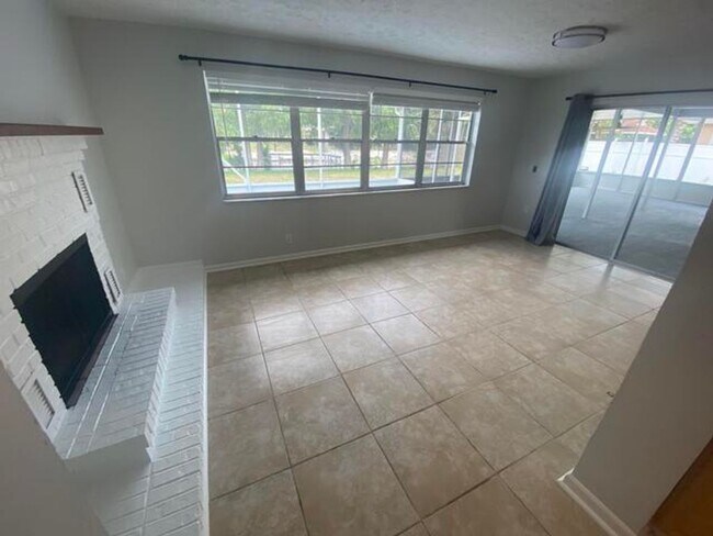 Foto del edificio - 1317 Willow Rd
