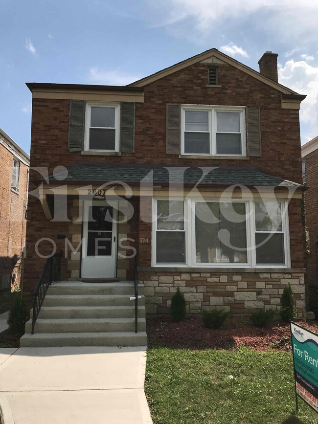 Building Photo - 2607 W 81st St