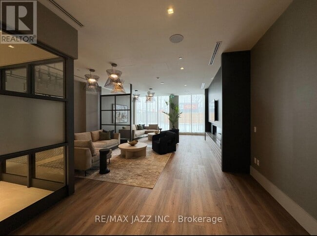 Photo du bâtiment - 2545 Simcoe St N