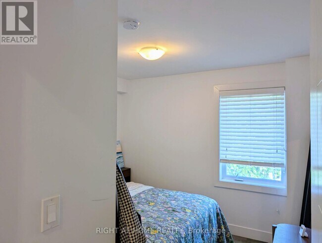 Photo du bâtiment - 189 Sheridan Ave