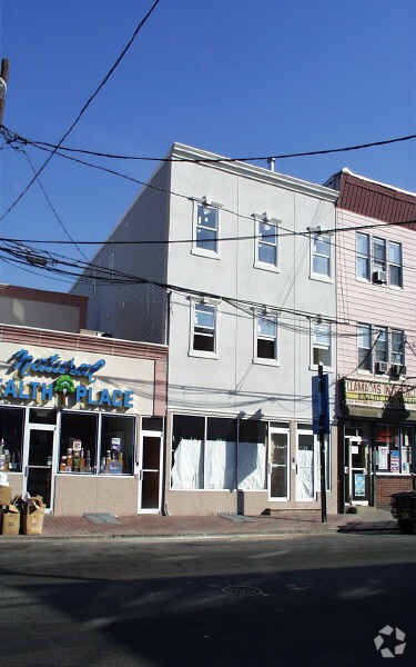 Building Photo - 236 Ferry St