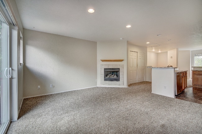 Building Photo - 60 Spyglass Ln