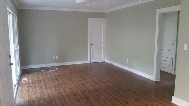 Building Photo - 1121 N Coronado St