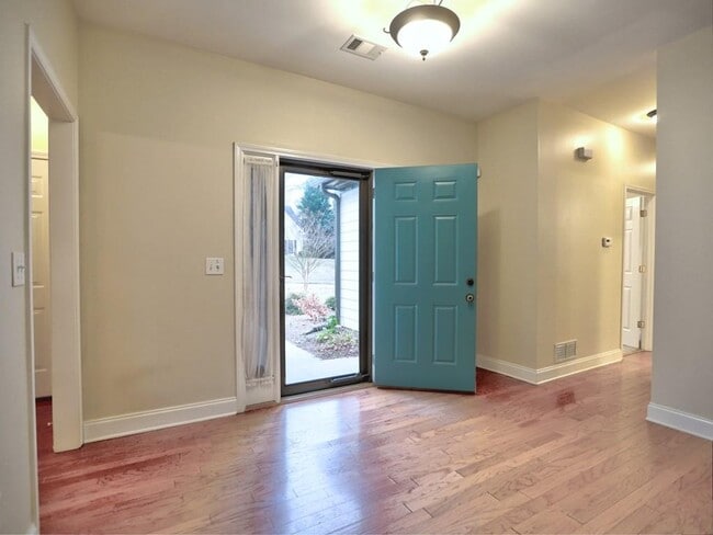 Foto del edificio - 3221 Summer Stream Ln