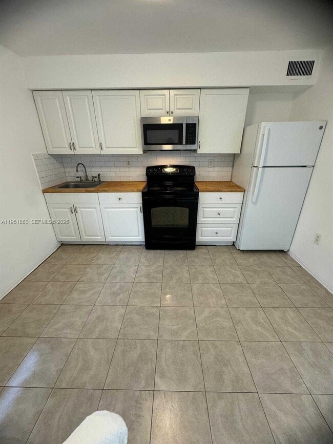 Foto del edificio - 111 NW 152nd St