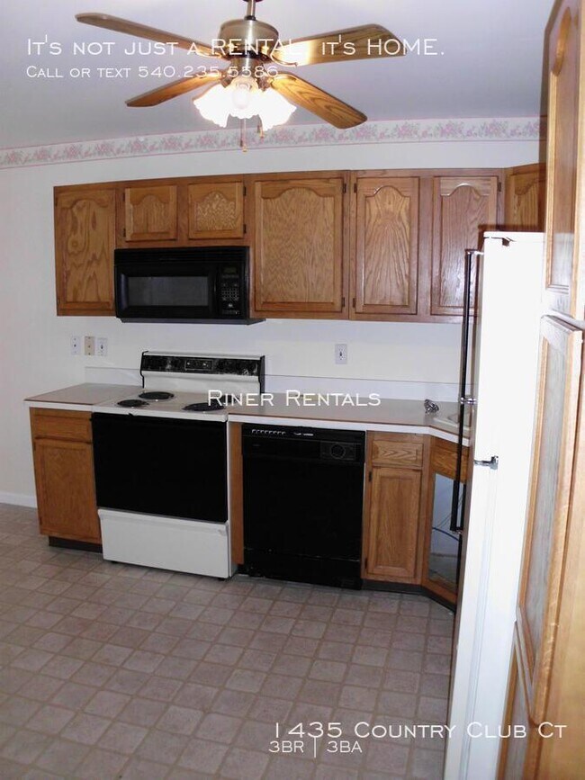 Foto del edificio - 1435 Country Club Ct