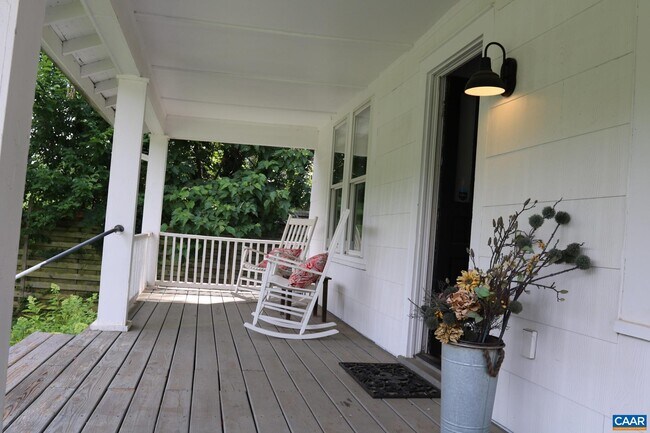 Foto del edificio - 1886 Scottsville Rd