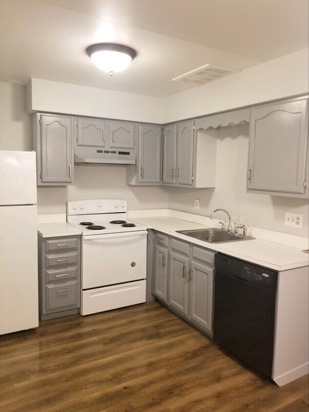 Building Photo - 1121 Nanroc Dr