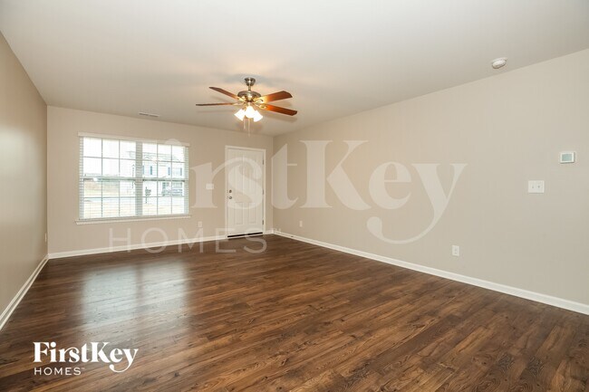 Foto del edificio - 1512 Summer View Ln