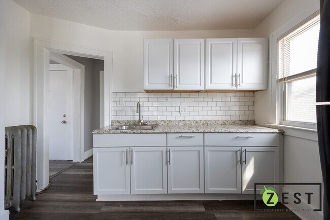 Building Photo - 90 Catherine St