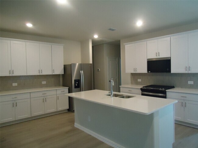 Foto del edificio - 501 Green Gables Dr