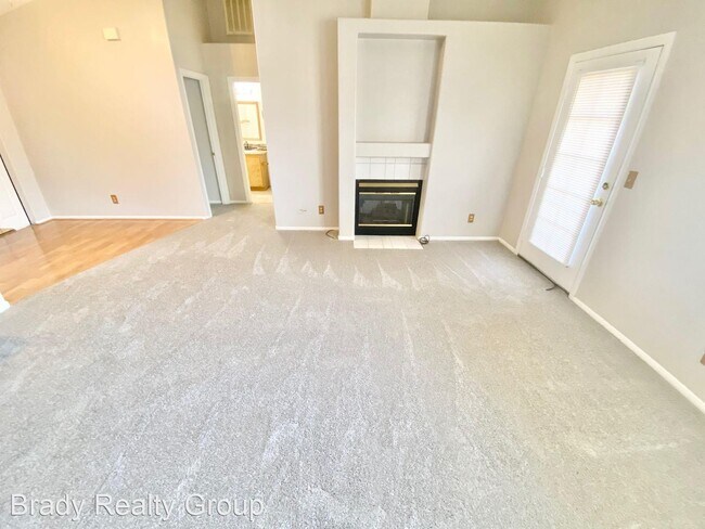 Building Photo - 1608 N Torrey Pines Dr
