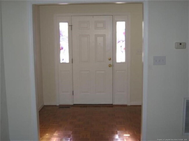 Foto del edificio - 125 Mosswood Dr