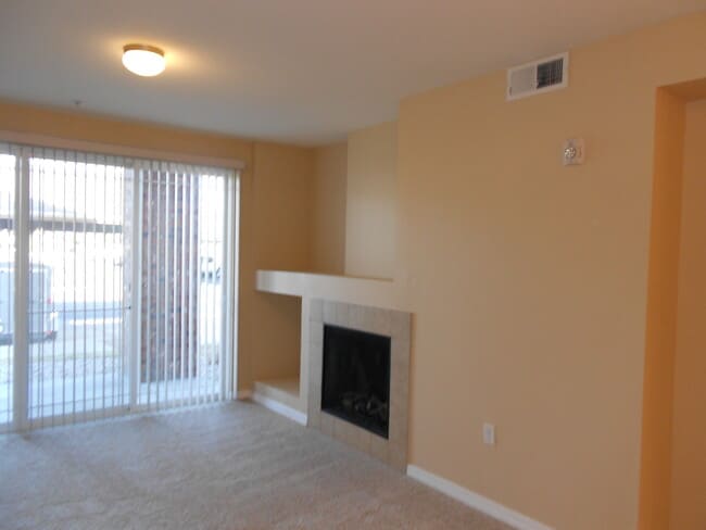 Building Photo - 2450 Windrow Dr