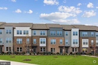 Building Photo - 1171 Herndon Pkwy