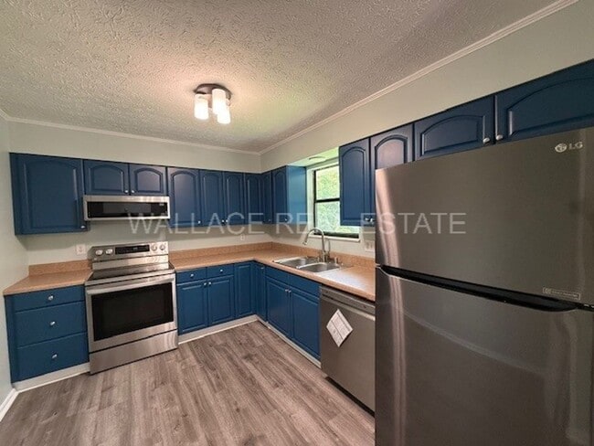 Building Photo - ADORABLE 3 BEDROOM,3 FULL BATH HOME IN N. ...