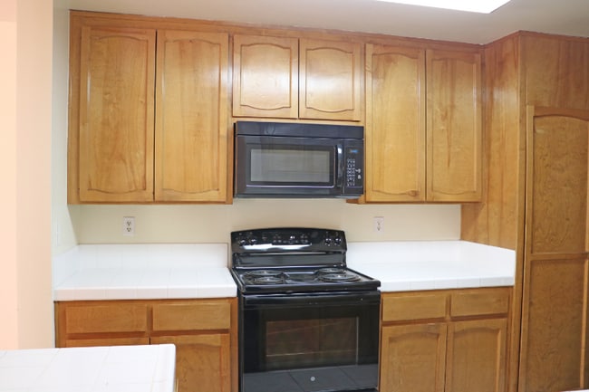 Building Photo - 2639 Pirineos Way