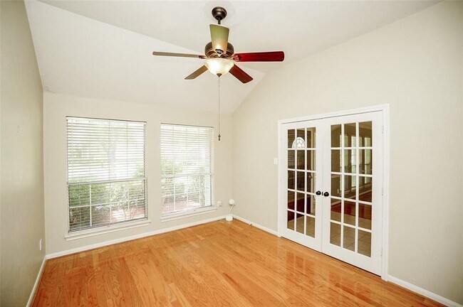 Building Photo - 12307 Green Trails Dr