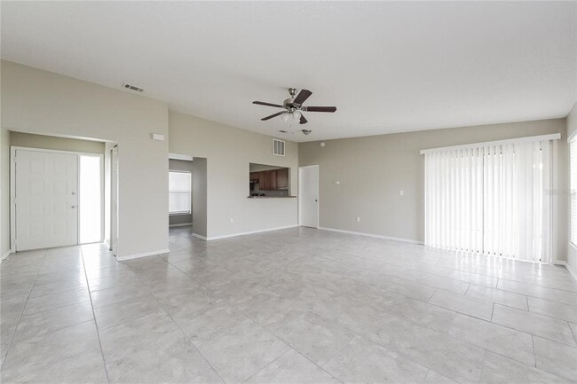 Building Photo - 607 Estrada Ln