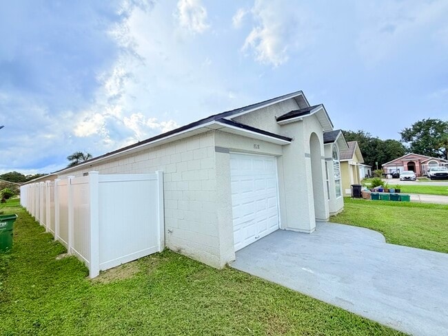 Photo - 1828 Lacy Ln (Sanford, FL) House