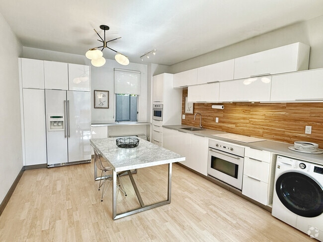 Building Photo - 1601 Kettner Blvd